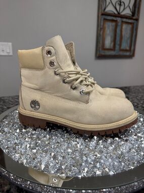 Timberland Cream Nubuck leather Hiking Boots boys 5 Womens 7